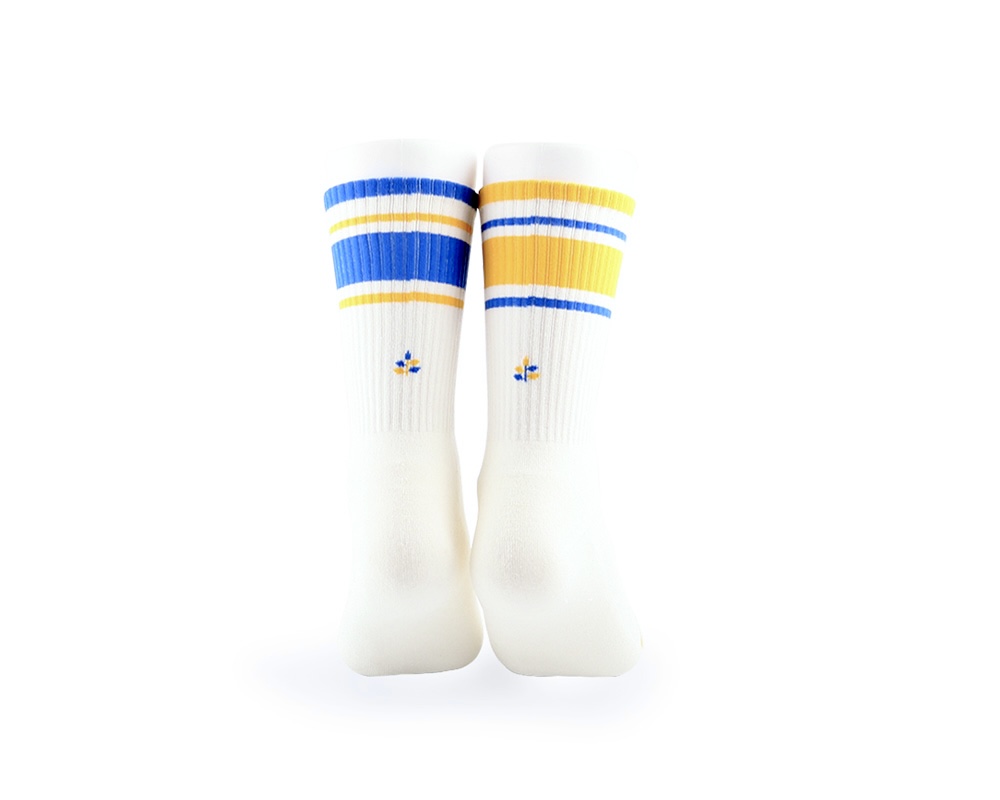 [Socks aren&#039;t normal, ukr&#039;oli&#039;]